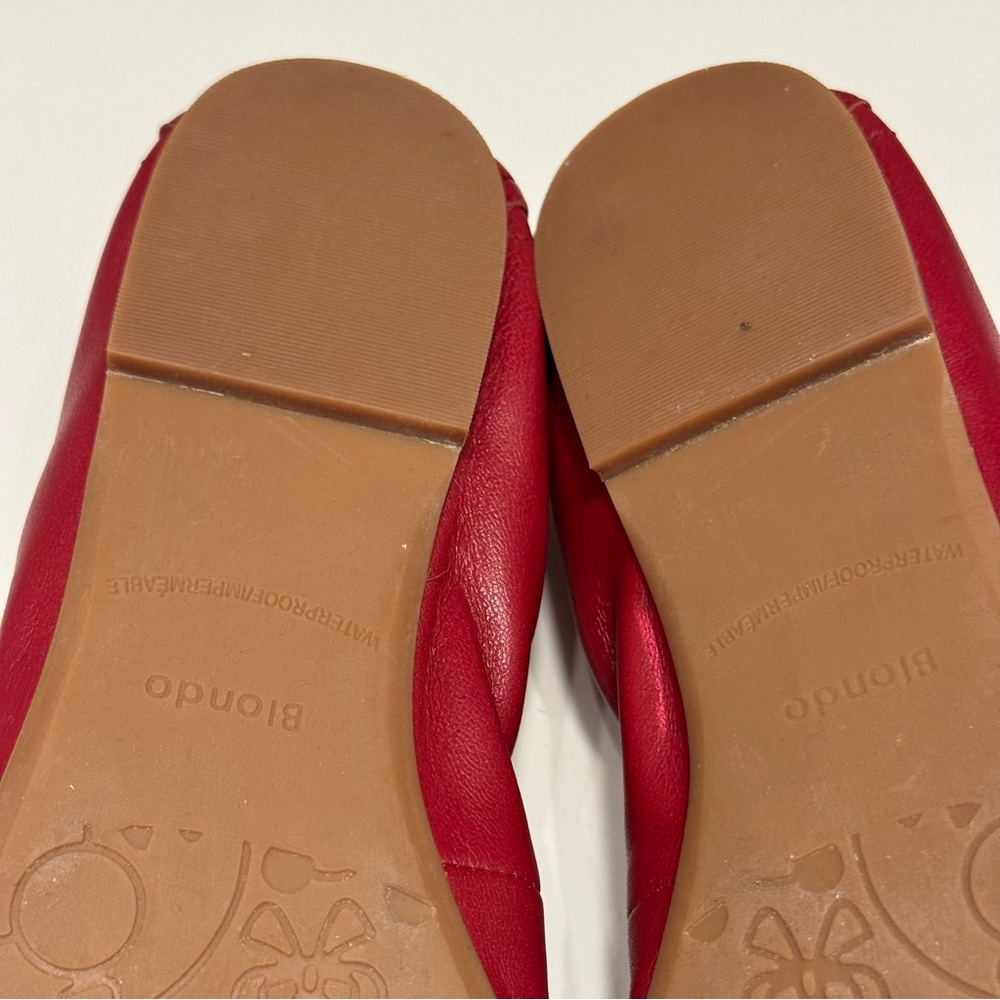 NWOB Blondo Waterproof Women's Red Leather Flats Size 8.5M - Picture 8 of 12